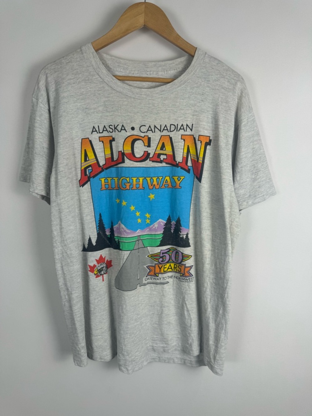 Vintage 90s Alcan Highway Short Sleeve T‑Shirt - Gray with Multicolor Graphic - Picture 2 of 4